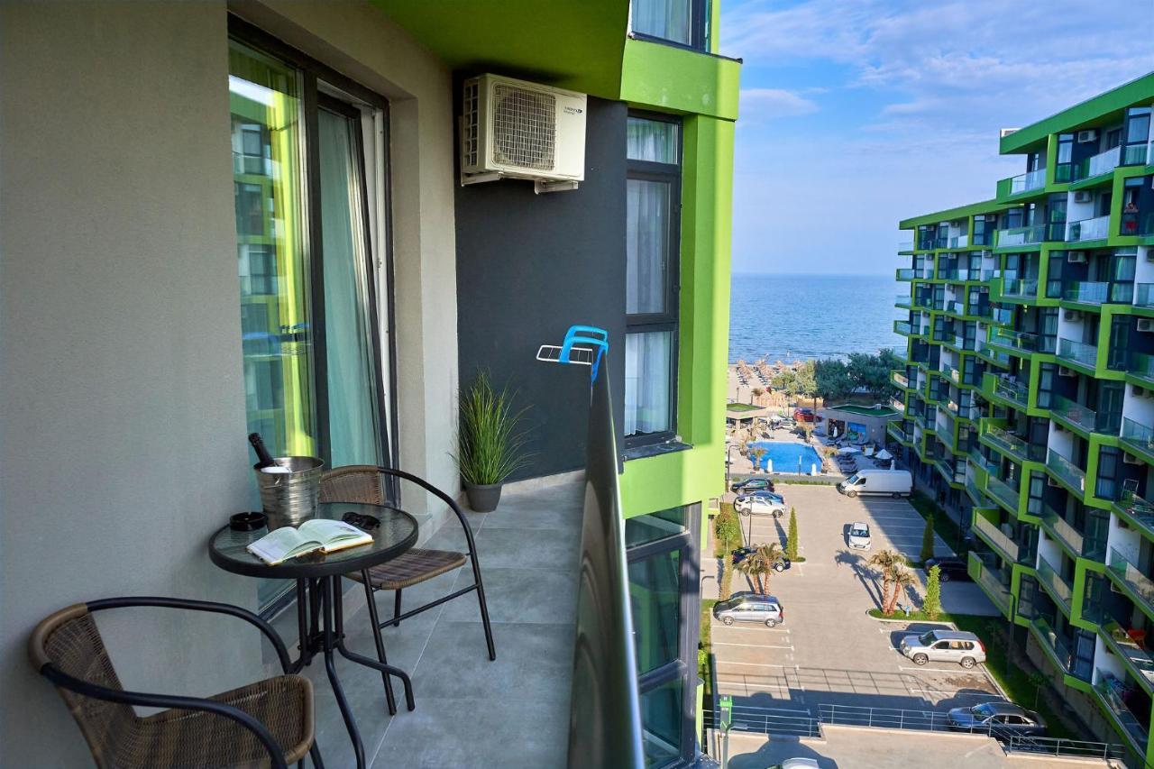 Vibe Apartment- Spa N Pools Beach Resort Năvodari Exterior foto