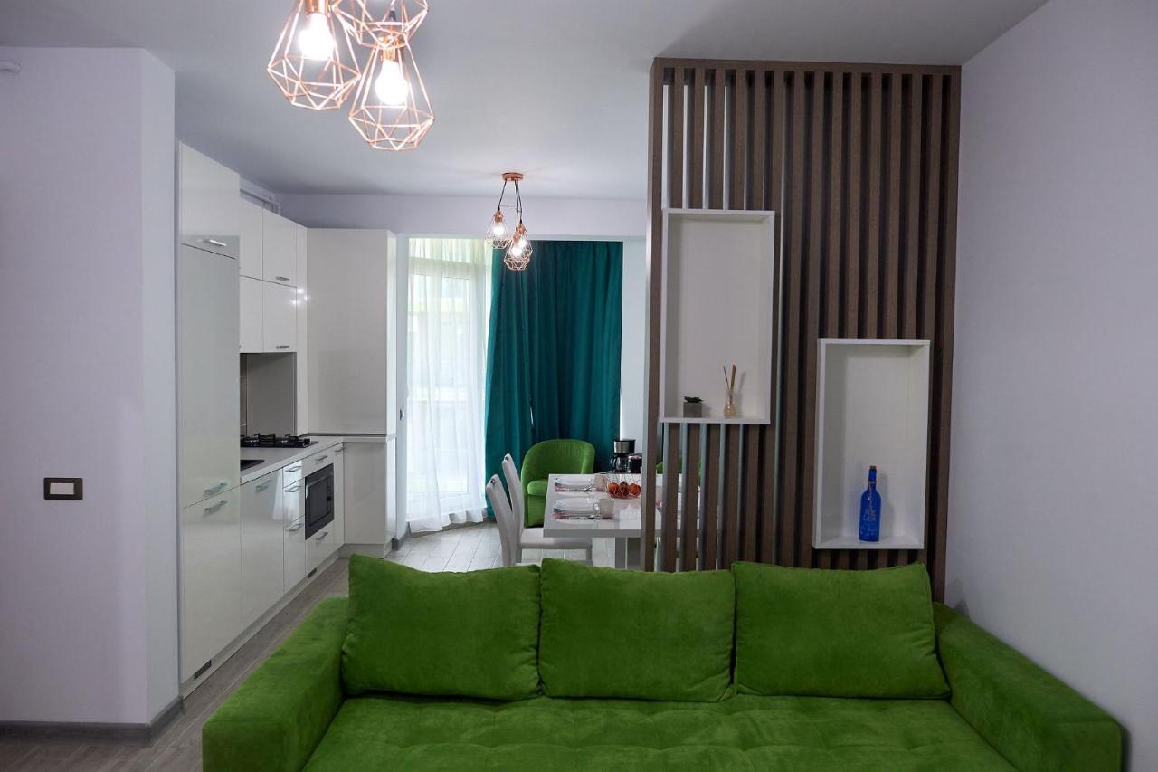 Vibe Apartment- Spa N Pools Beach Resort Năvodari Exterior foto