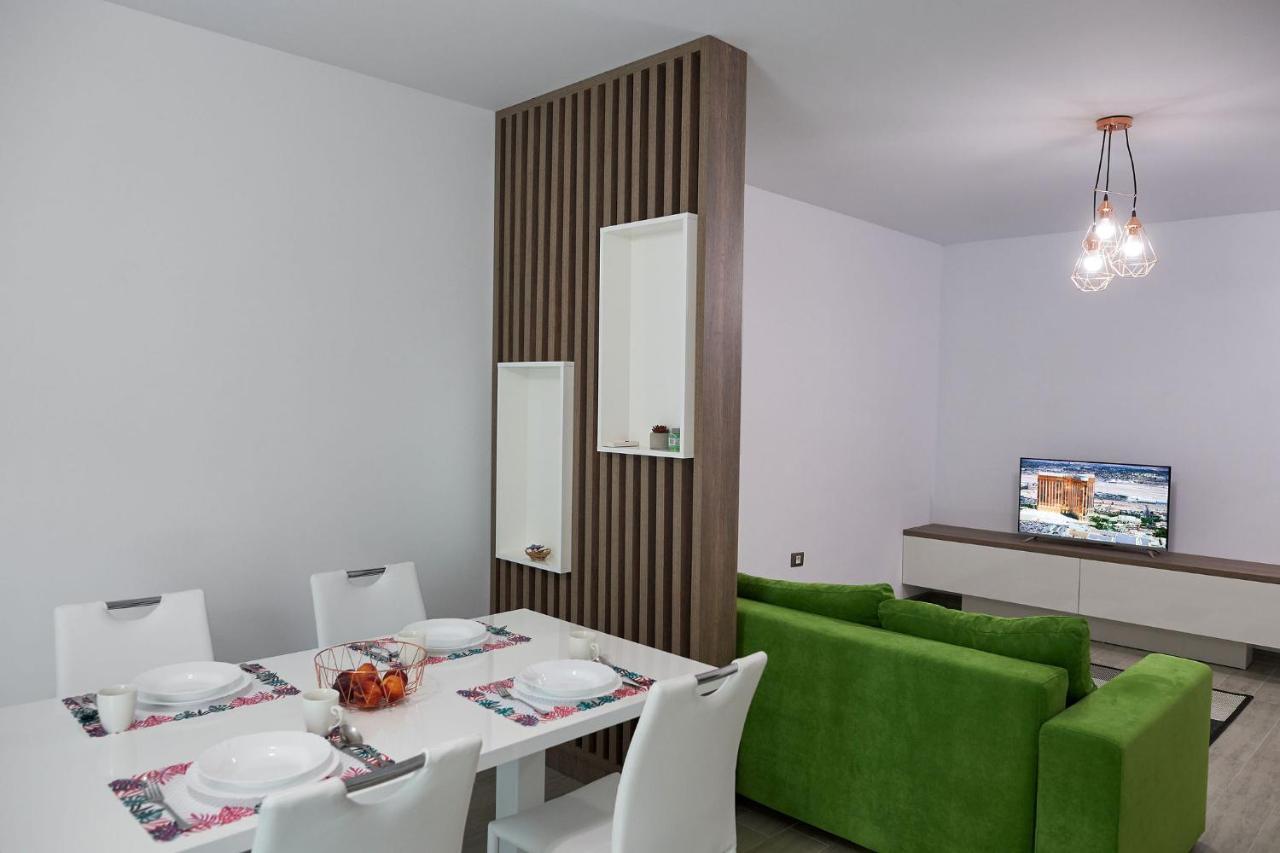 Vibe Apartment- Spa N Pools Beach Resort Năvodari Exterior foto